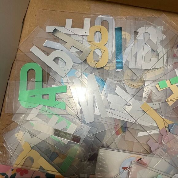 Cinema Light Box A4 Shiny Gold 16 Colors with hundreds of Letters and Emojis - Picture 14 of 17